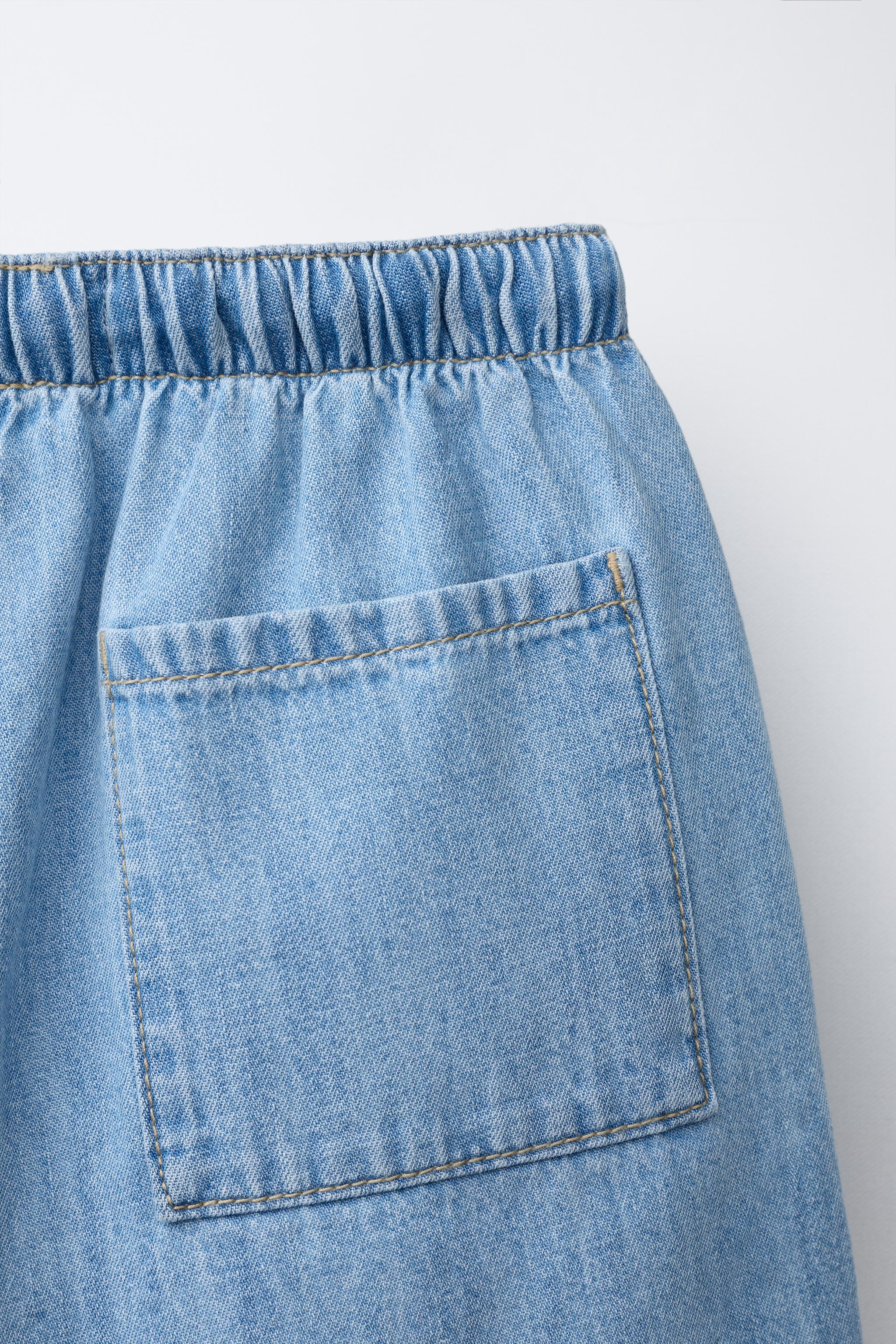SHORT EN DENIM À BOUTONS